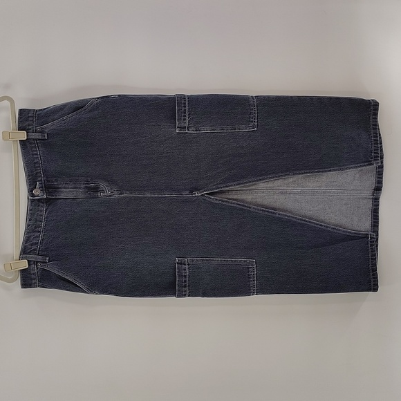Old Navy Dresses & Skirts - Old Navy Drapey Denim Mid Rise Size 10 Midi Denim Skirt Split Front